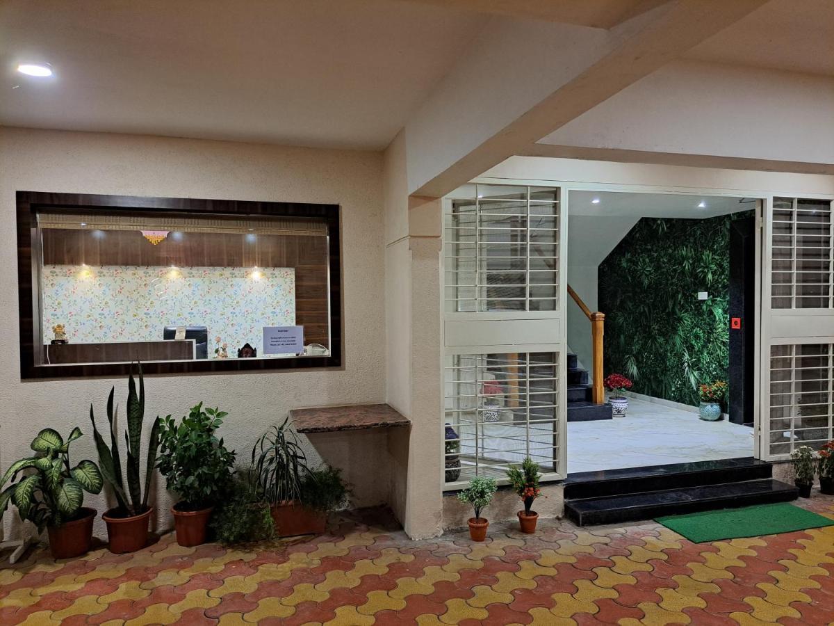 Bouquet Residency Otel Nashik Dış mekan fotoğraf
