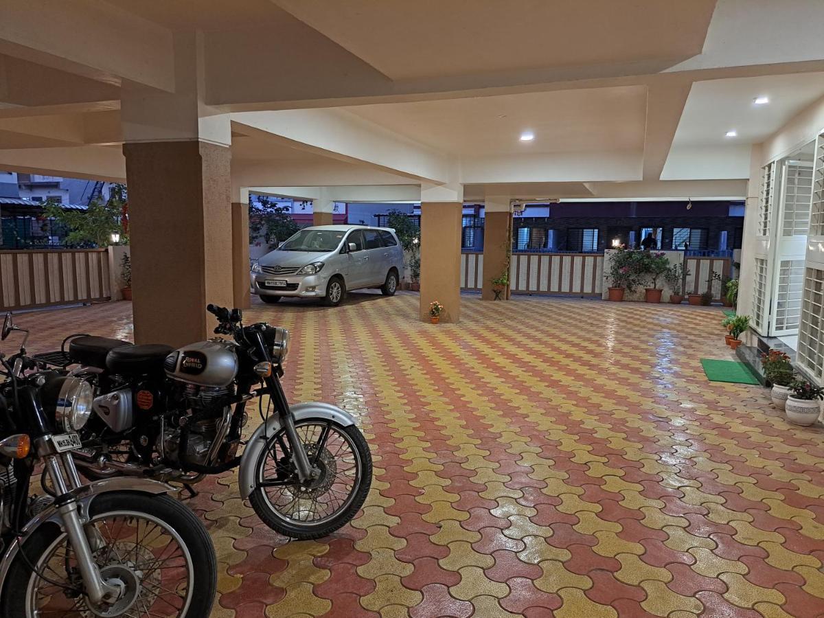 Bouquet Residency Otel Nashik Dış mekan fotoğraf